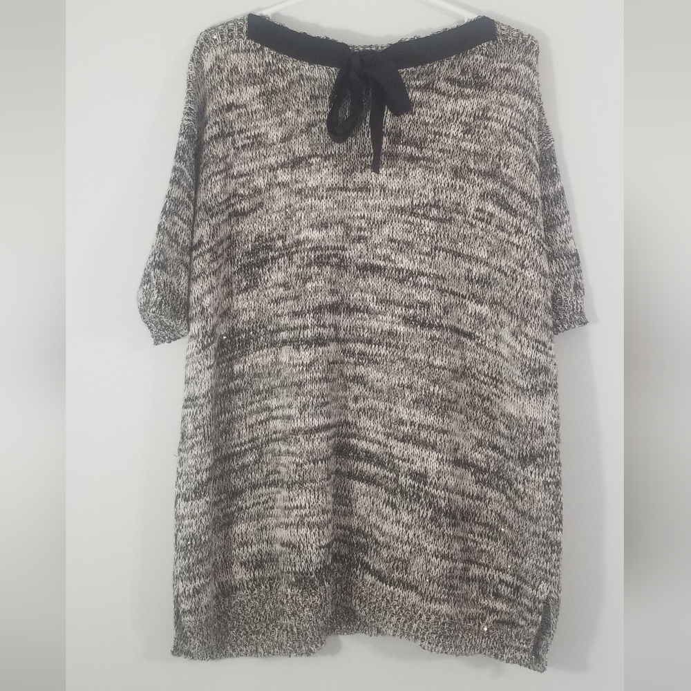 Ana Sweater Tee. Black & White Knit w/ Gold Sequins. Bow Tie Accent on Back. XL.